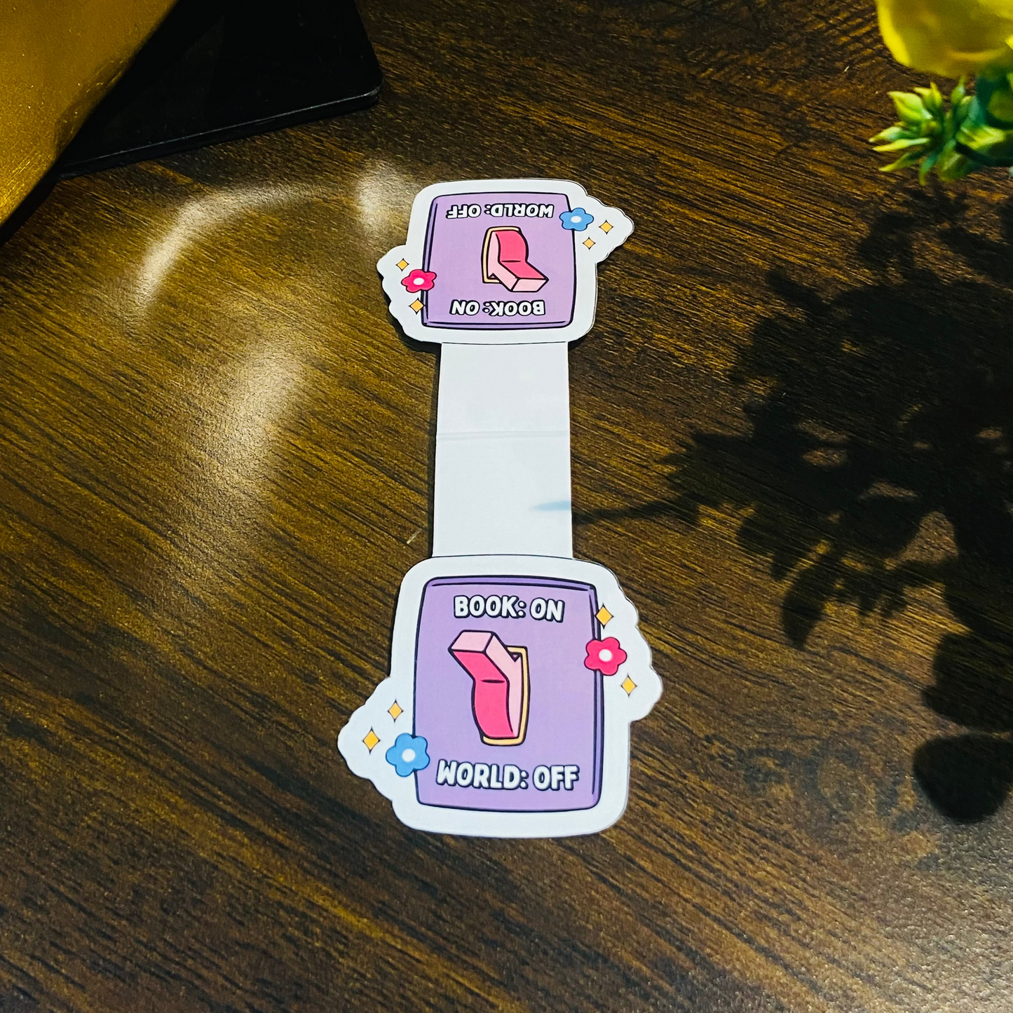 BOOK ON WORLD OFF| MAGNETIC BOOKMARK MATT FINISH