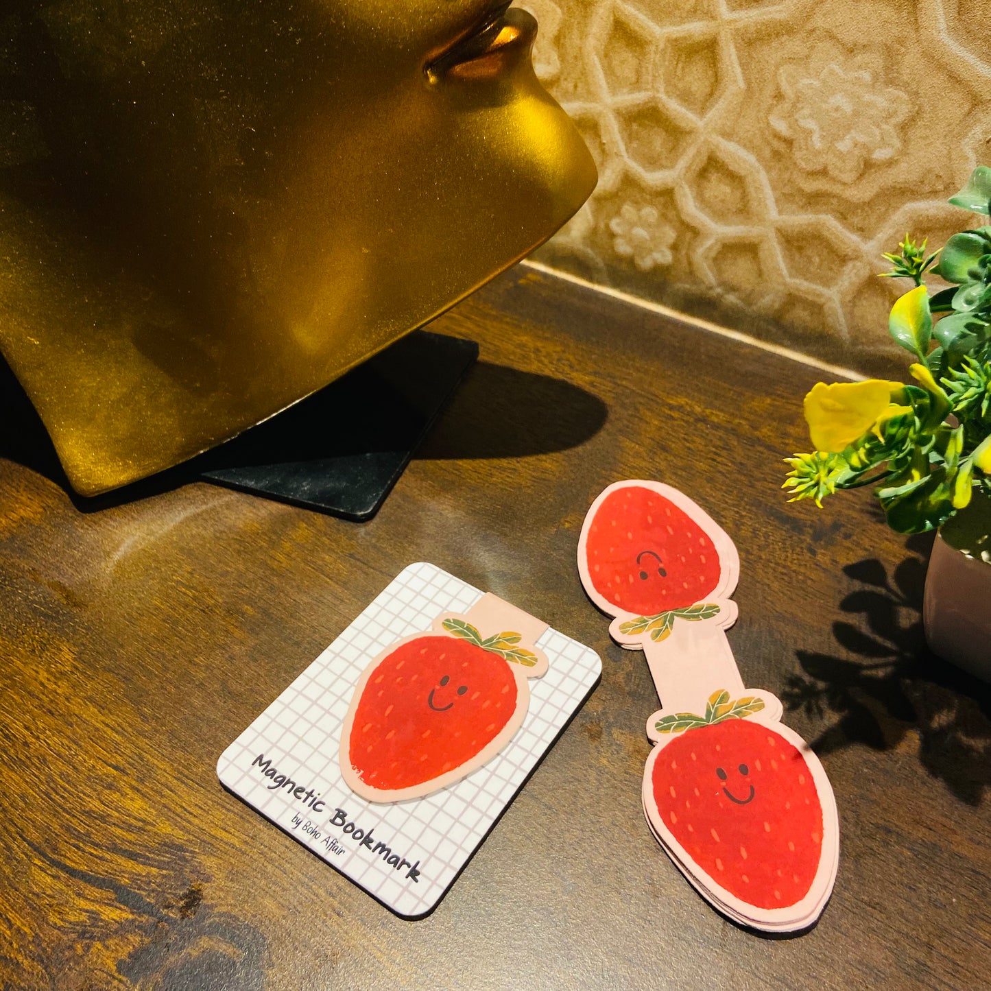 RED STRAWBERRY | MAGNETIC BOOKMARK MATT FINISH